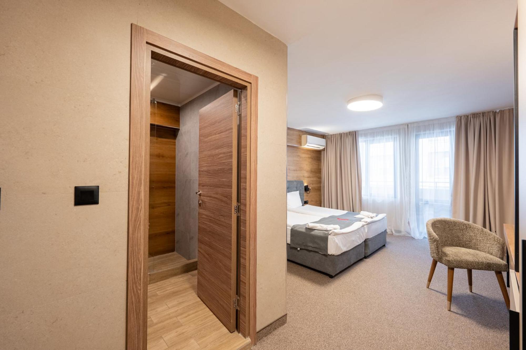 Avenue Hotel Burgas Exterior photo