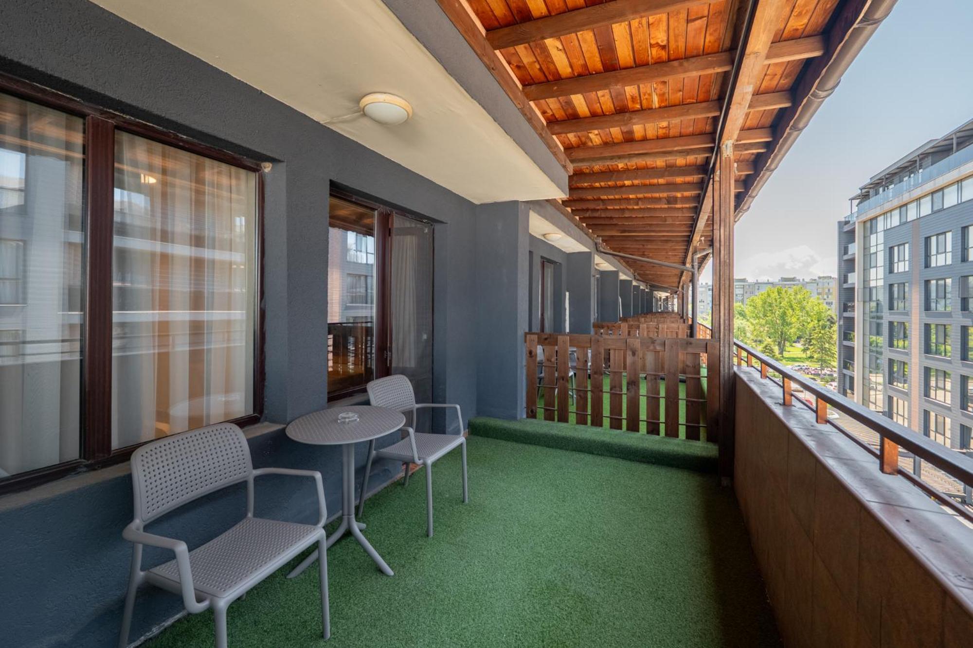 Avenue Hotel Burgas Exterior photo